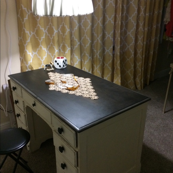 Meet your Posher, Jodi! - Picture 3 of 8